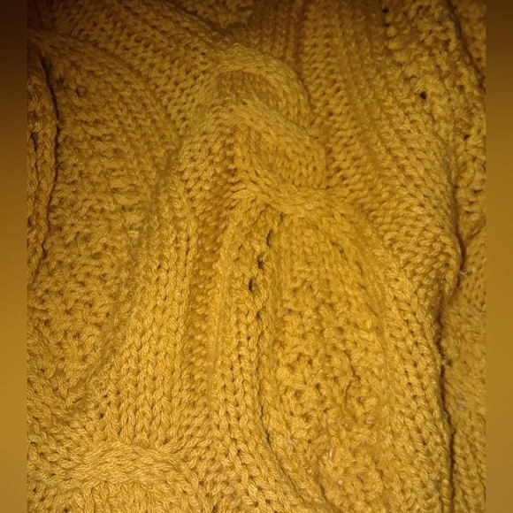 New knitted crop sweater - Picture 3 of 8